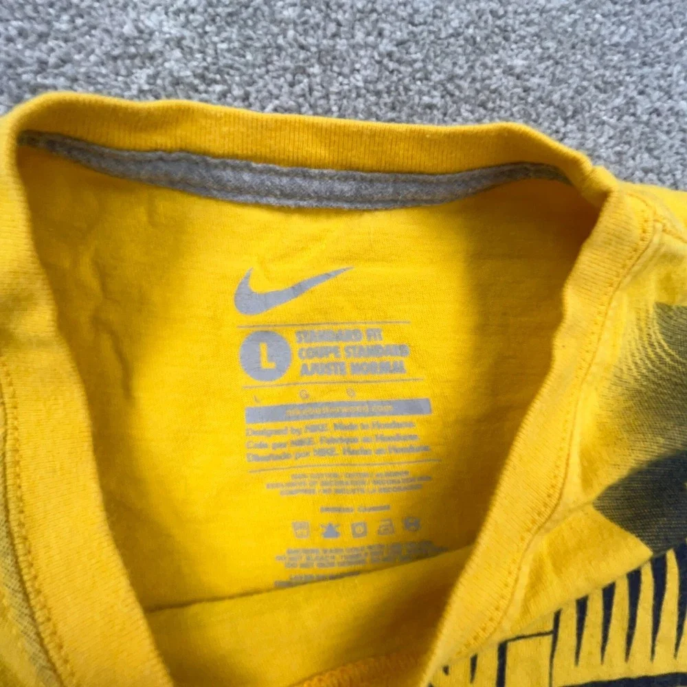 West Virginia Mountaineers Shirt Men Large Yellow Gold Tee Nike All Over Print *